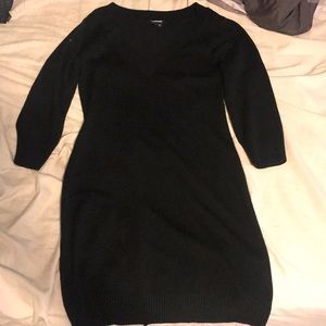 Black bodycon v-neck sweater dress